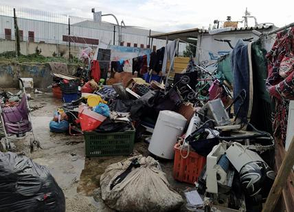 campo rom rifiuti