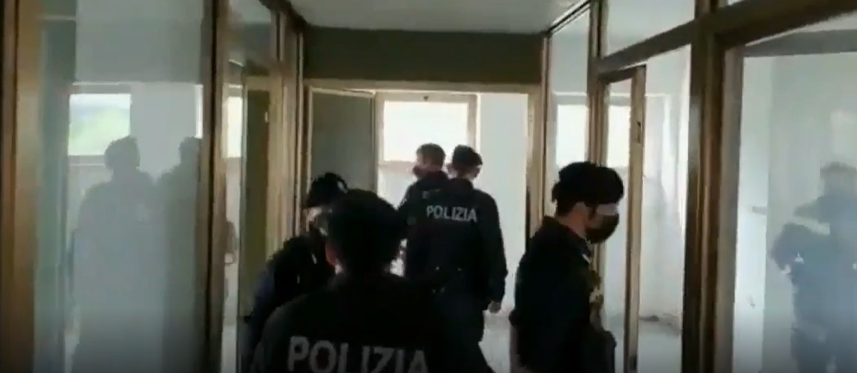 polizia sgombera rom Fidene