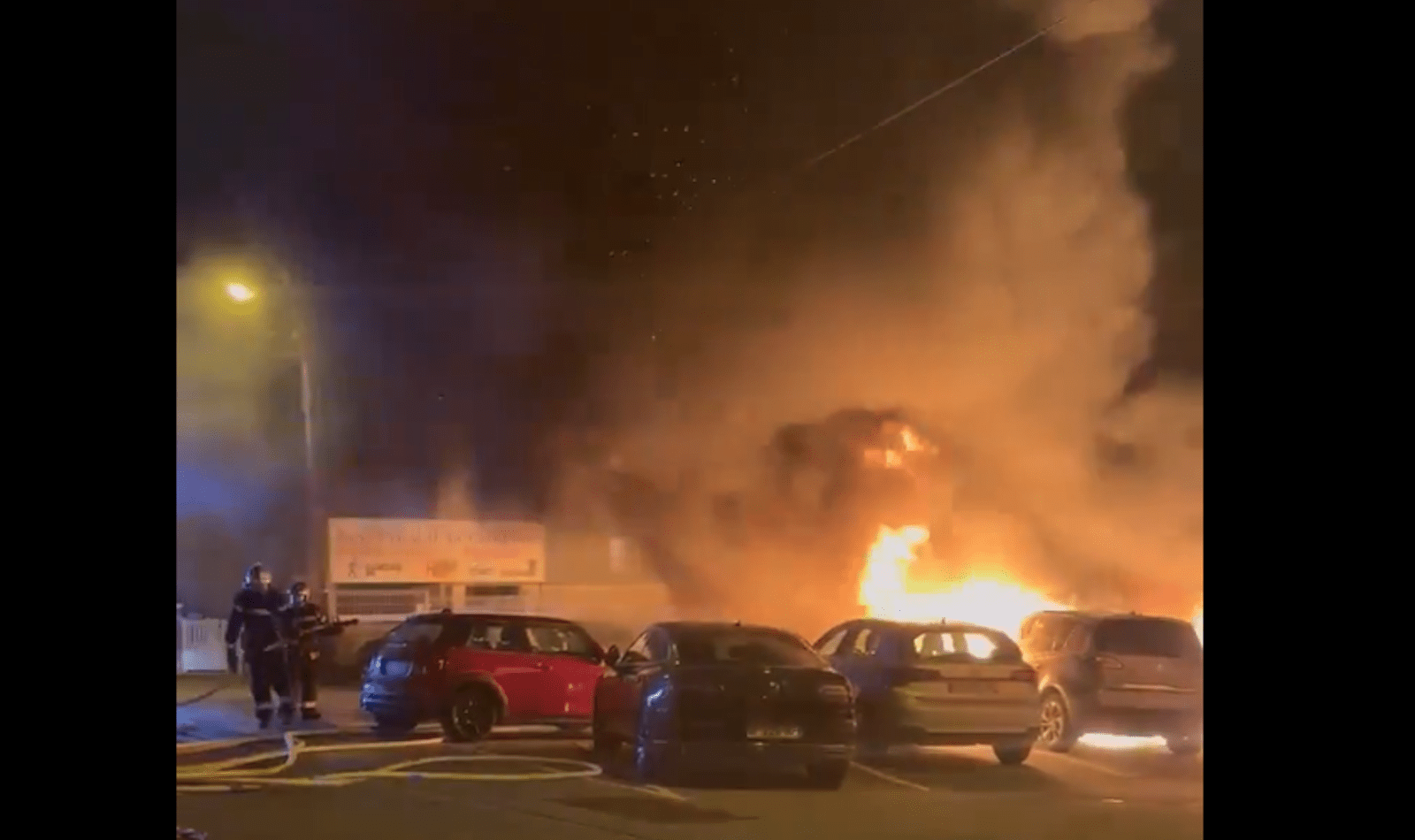 tenta di dare fuoco alla sinagoga in Francia- ucciso l'attentatore