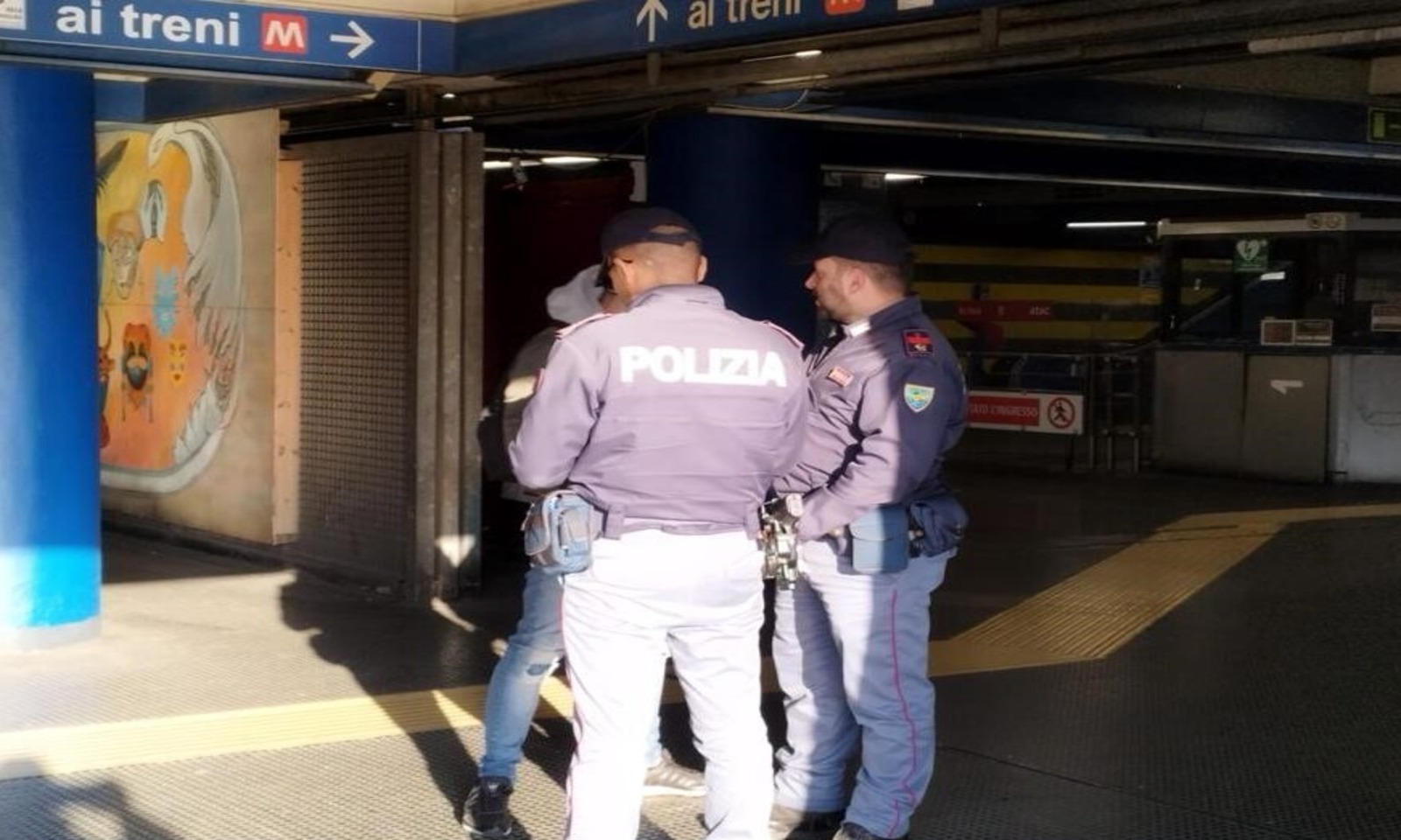 Polizia nelle metro a Roma contro borseggiatori