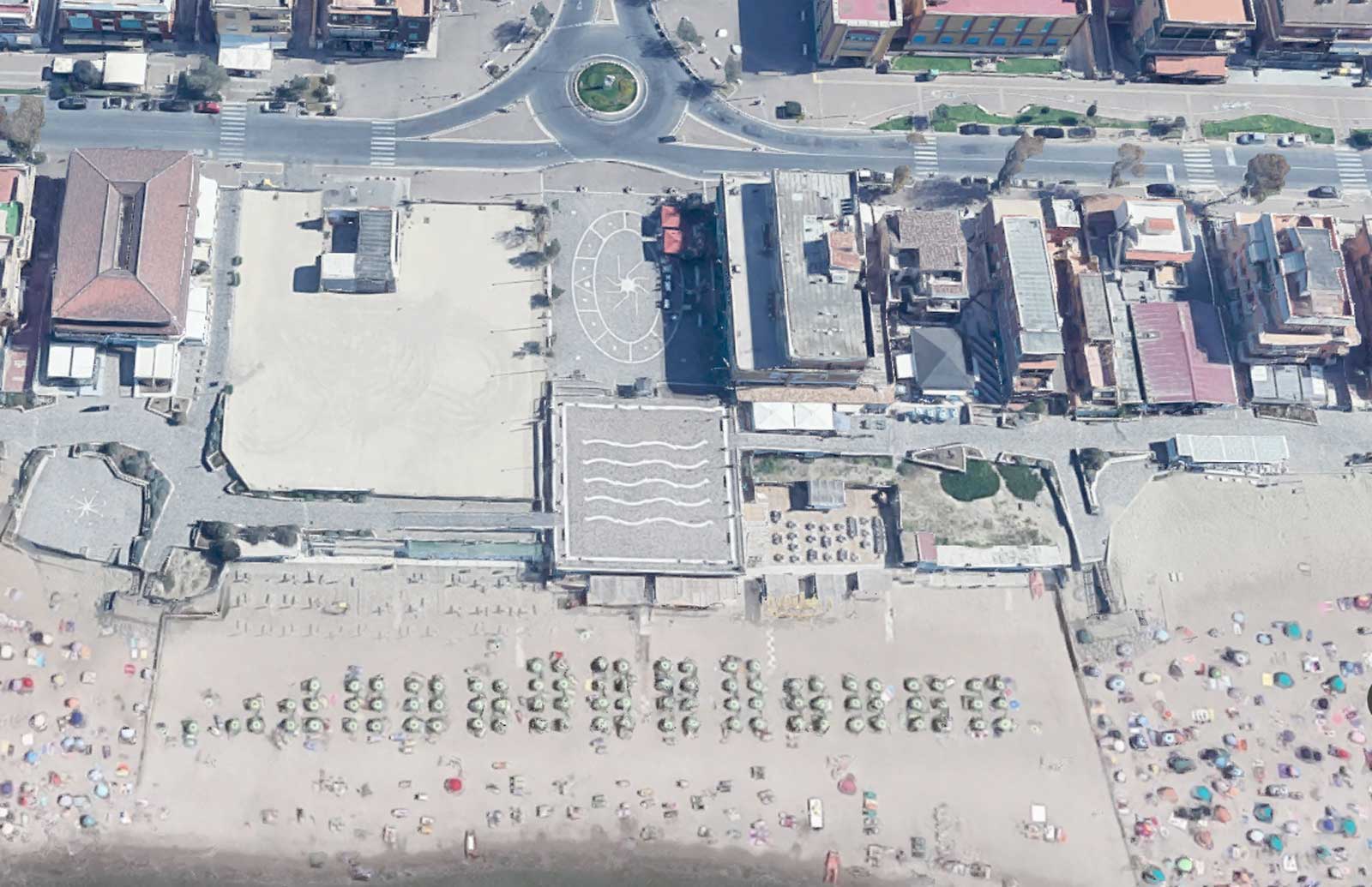 Il belvedere di Torvaianica, a Pomezia, piazza Ungheria, foto Google Maps elaborata con Intelligenza Artificiale