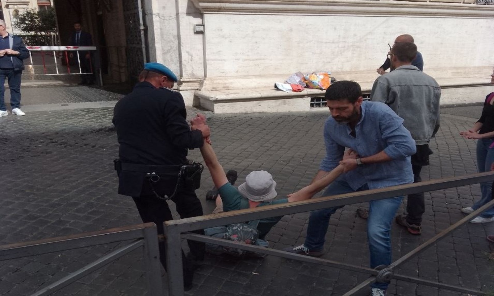 attivisti ultima generazione a roma