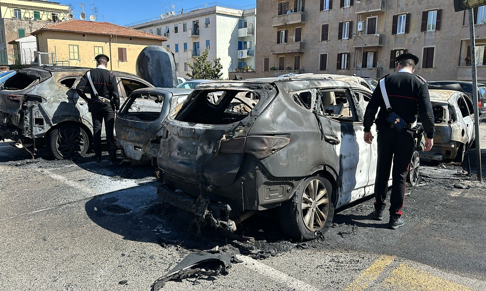 Incendio auto a Tivoli