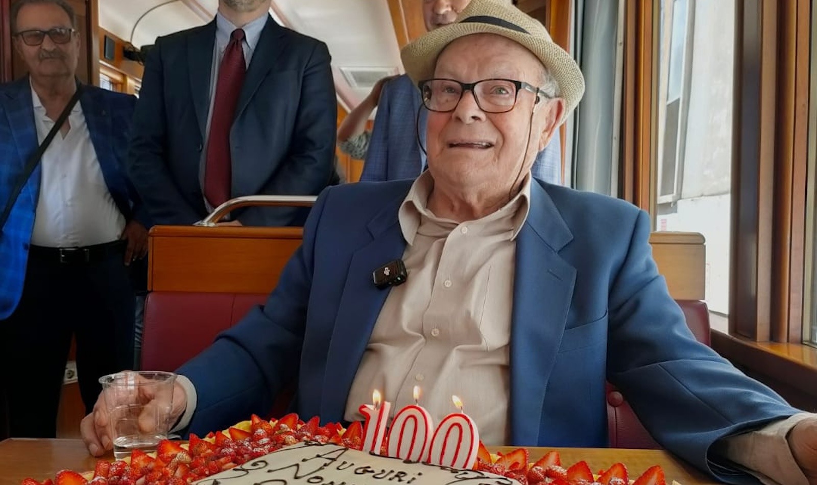 nonno Atac- festeggiati 100 anni sul tram