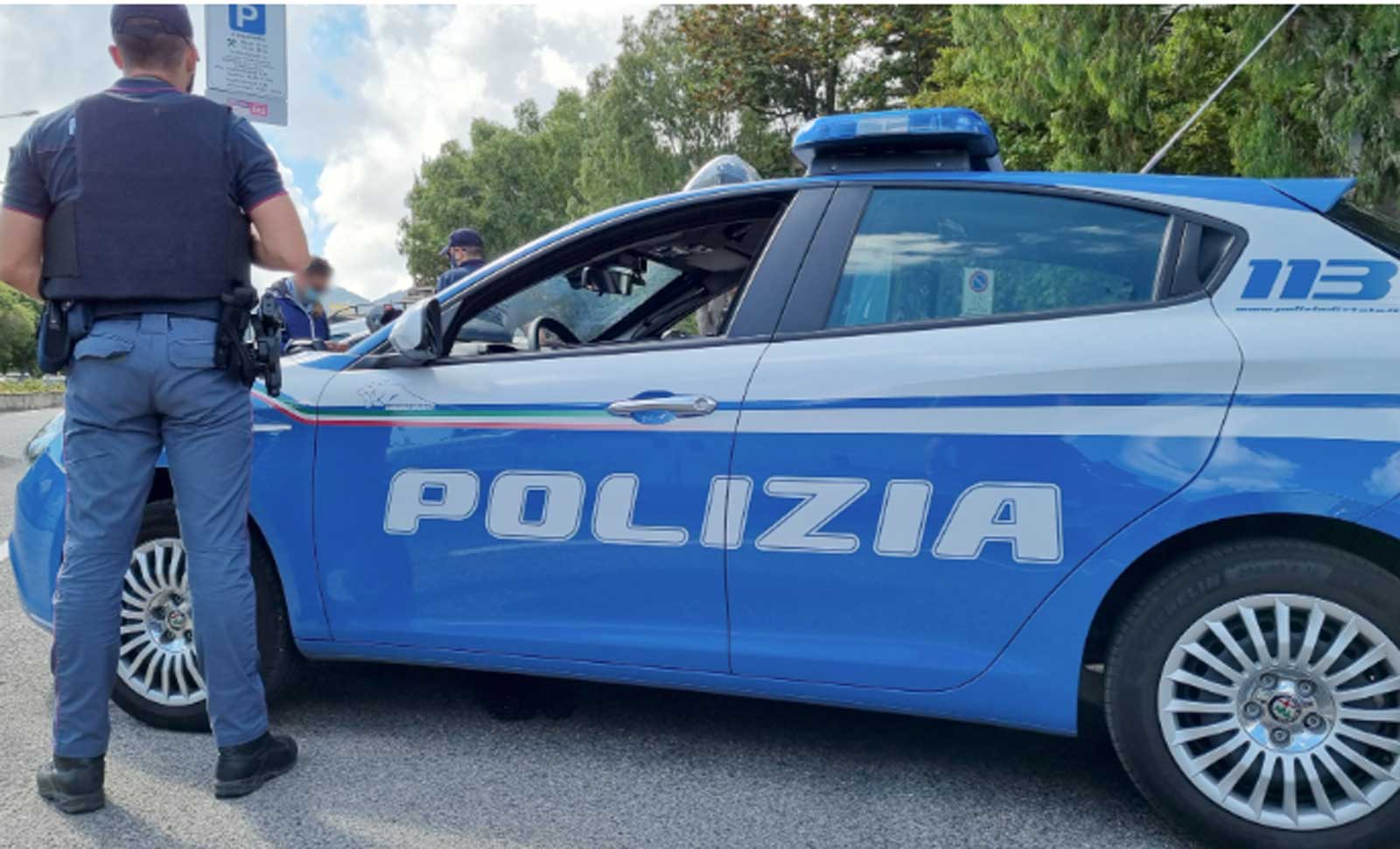 Roma, volante della Polizia di Stato in azione, foto generica