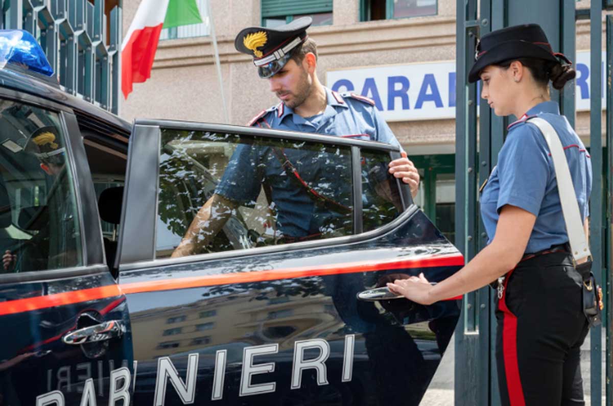 Carabinieri dei Parioli, foto dell'arresto dei due giovani rom