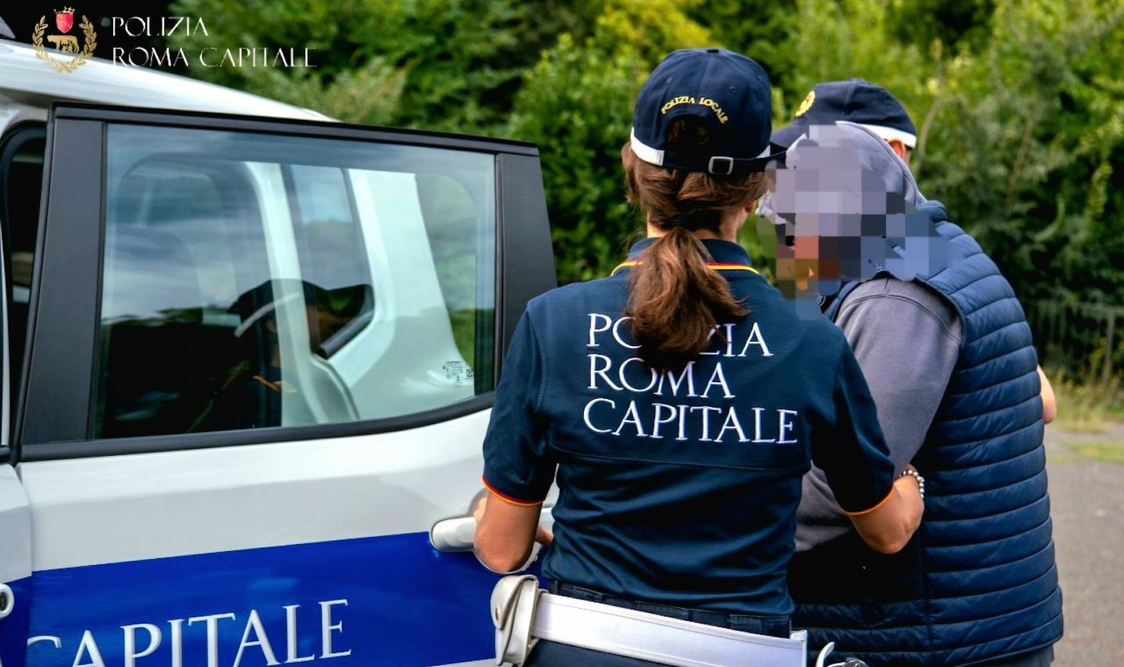 Arresto all'Esquilino: 31enne aggredisce gli agenti della polizia locale