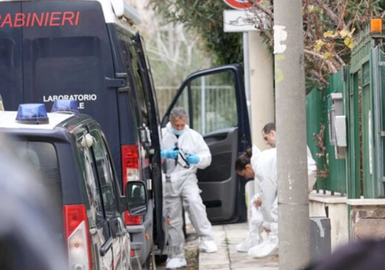 I Carabinieri nella pineta di Castel Porziano