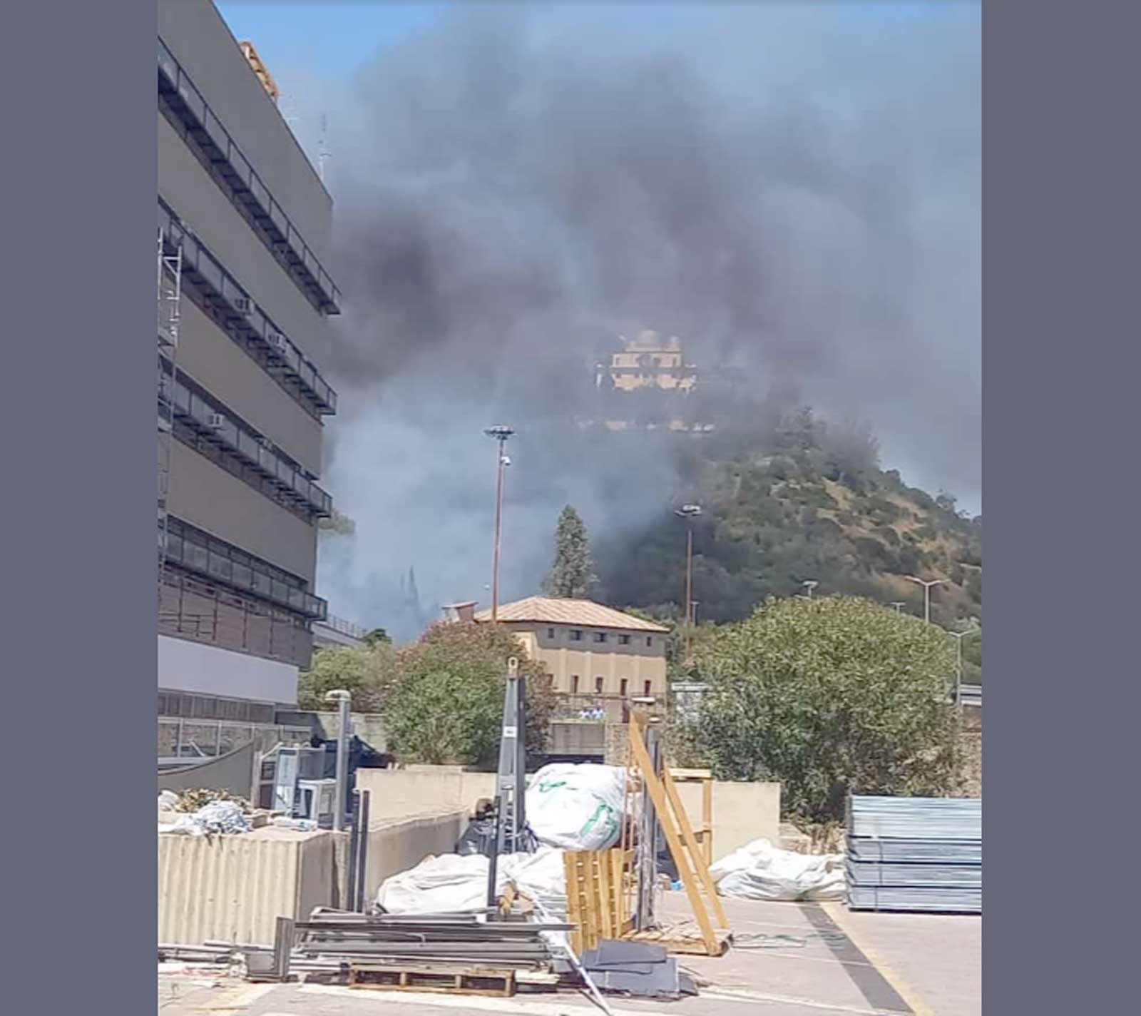 La nube nera tra Monte Mario e il Tribunale di piazzale Clodio