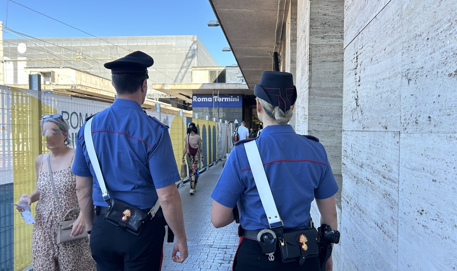 Controlli carabinieri a Termini