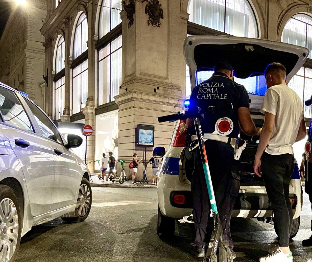 Rider colpisce agente polizia locale