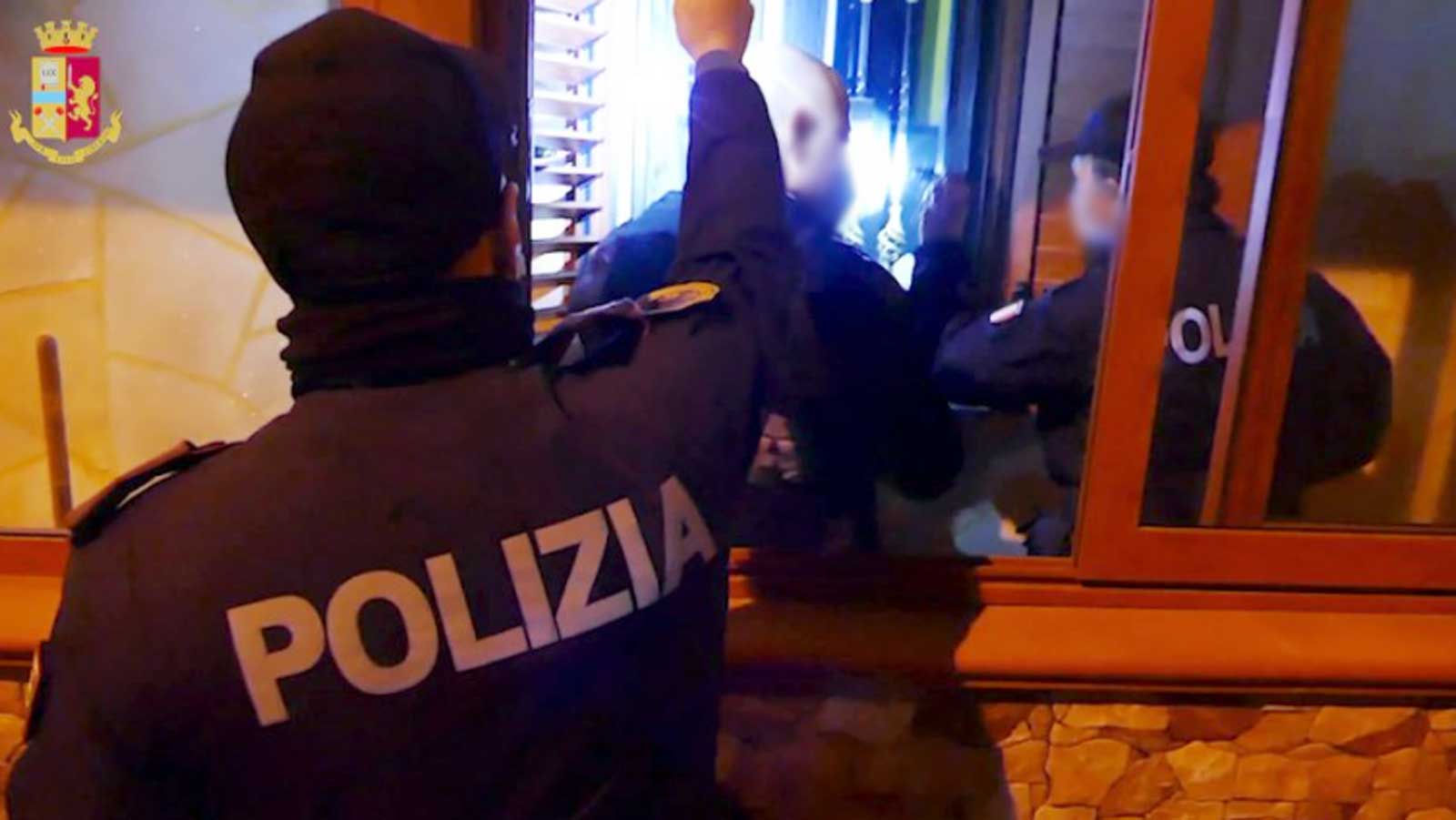 Polizia di Stato a Roma, zona San Basilio