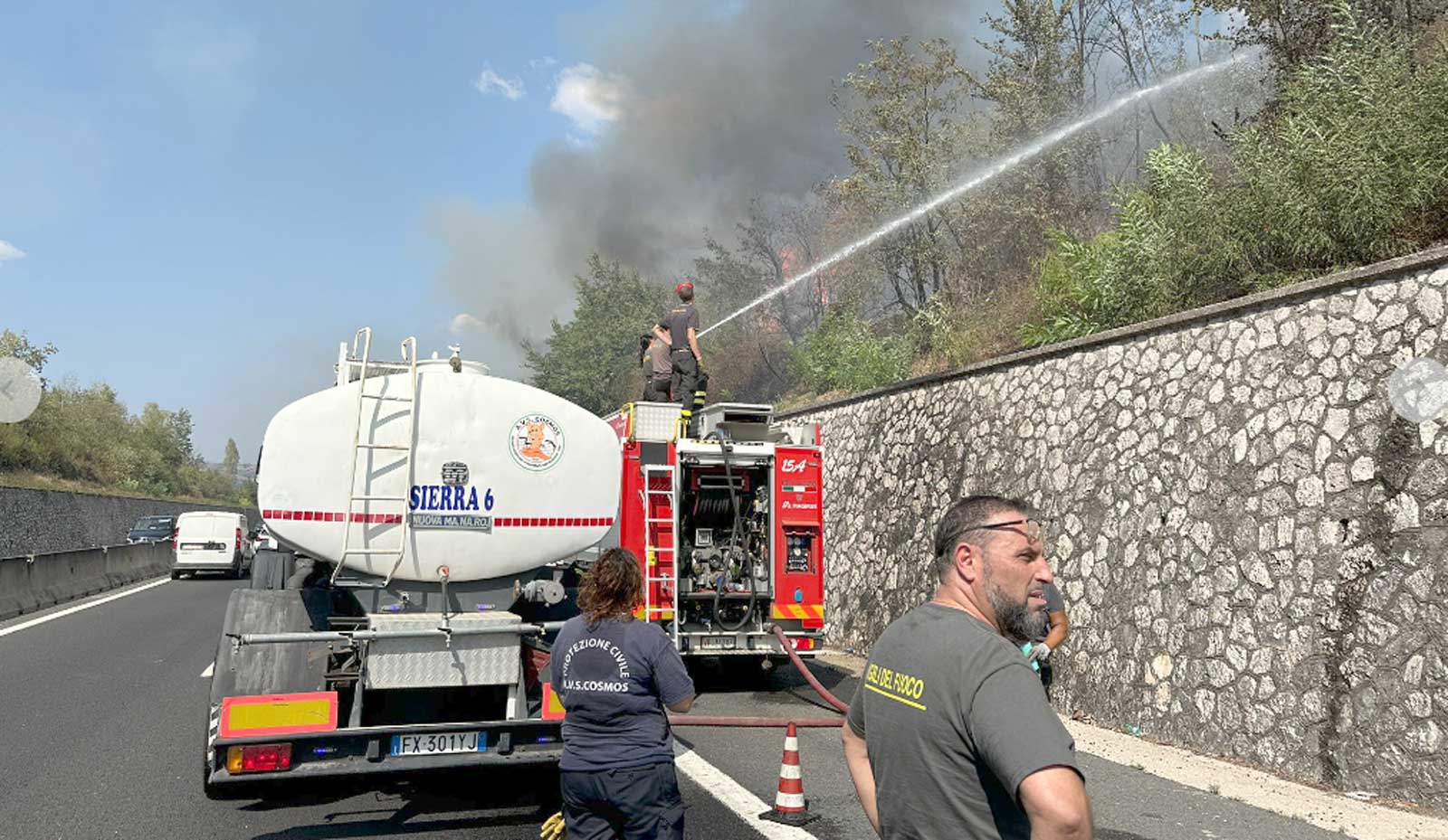 I mezzi al lavoro tra il GRA di Roma e l'autostrada A1