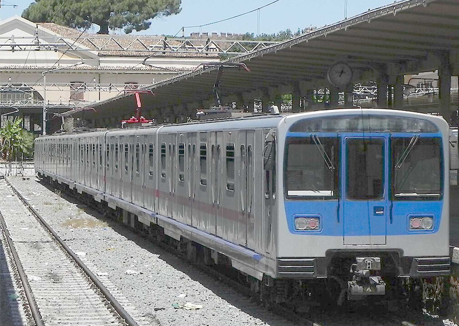 Un treno della Roma Lido