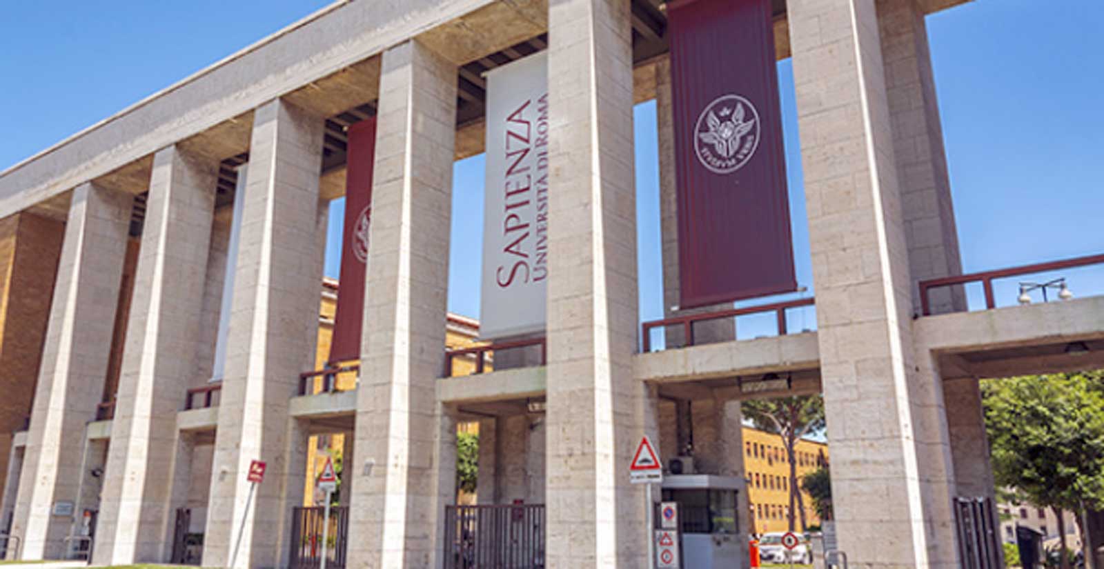 Roma, l'ingresso dell'Università Sapienza