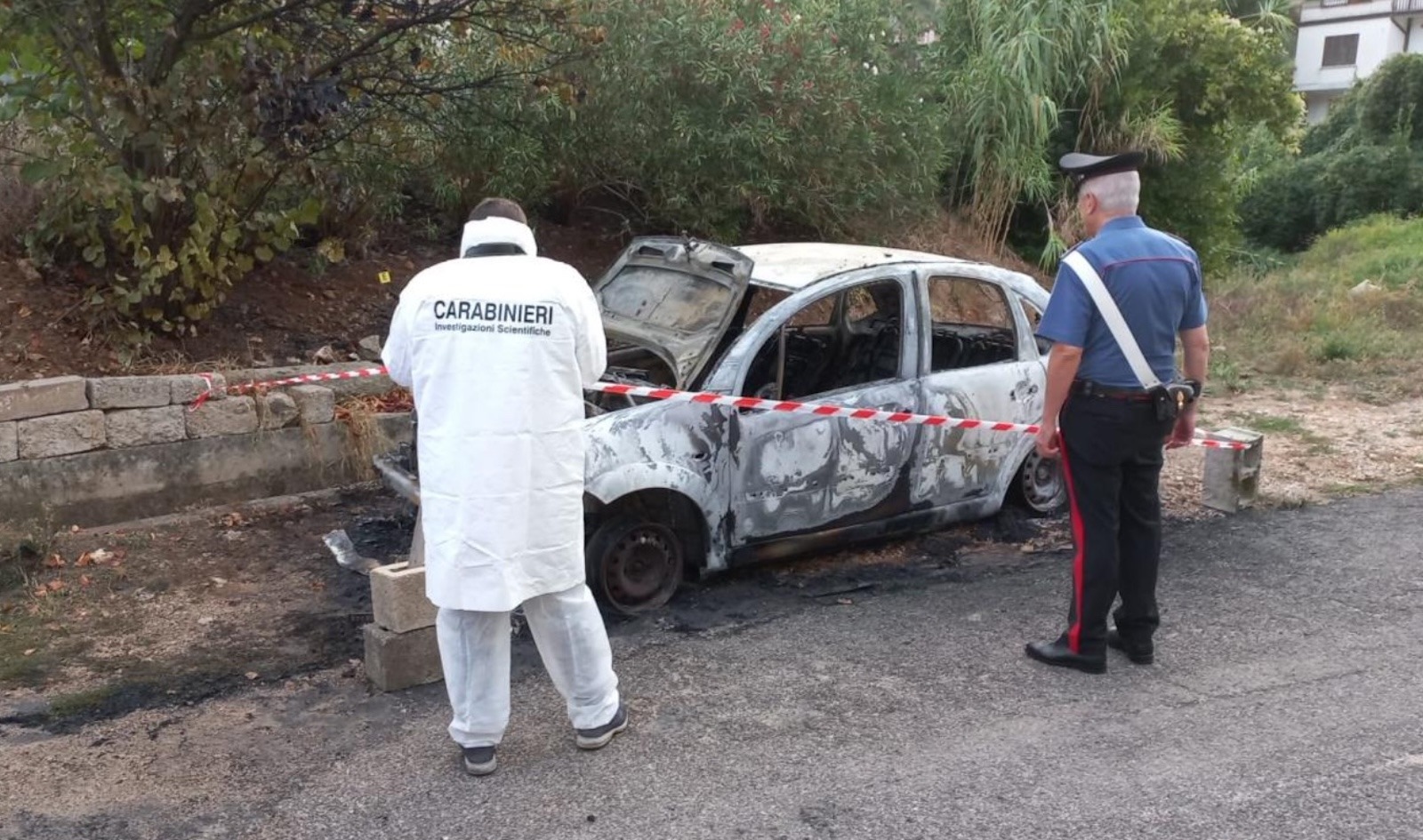 Auto del sindaco di Lenola a fuoco