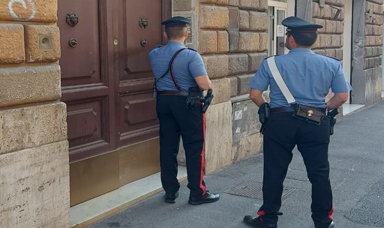 Carabinieri a Roma per marito violento