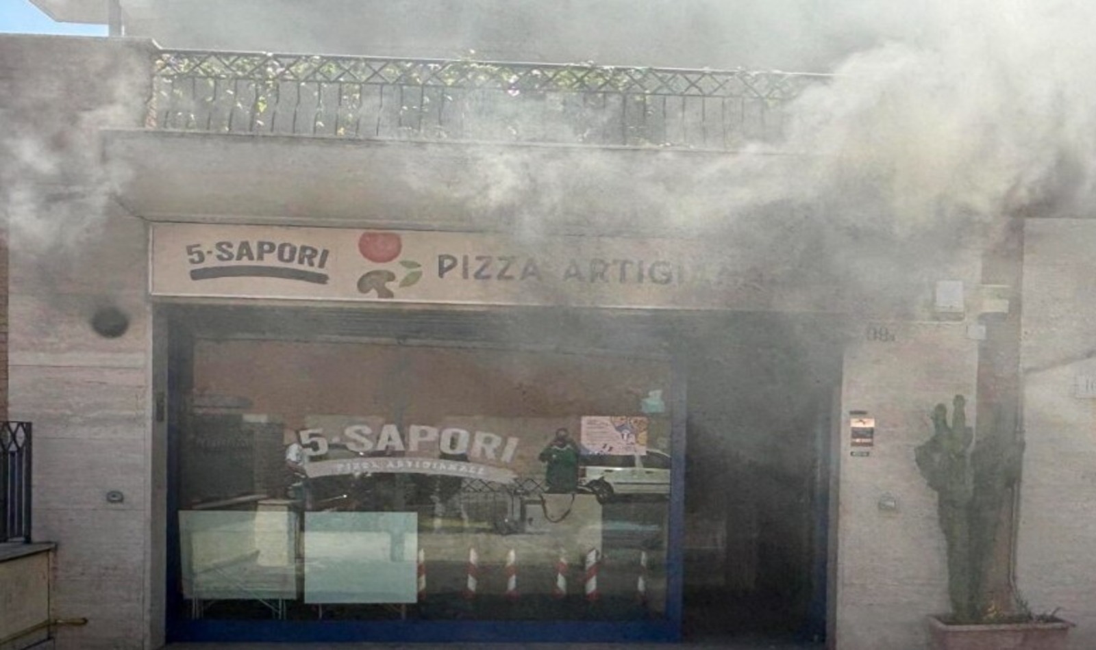 Pizzeria 5 sapori Roma incendio