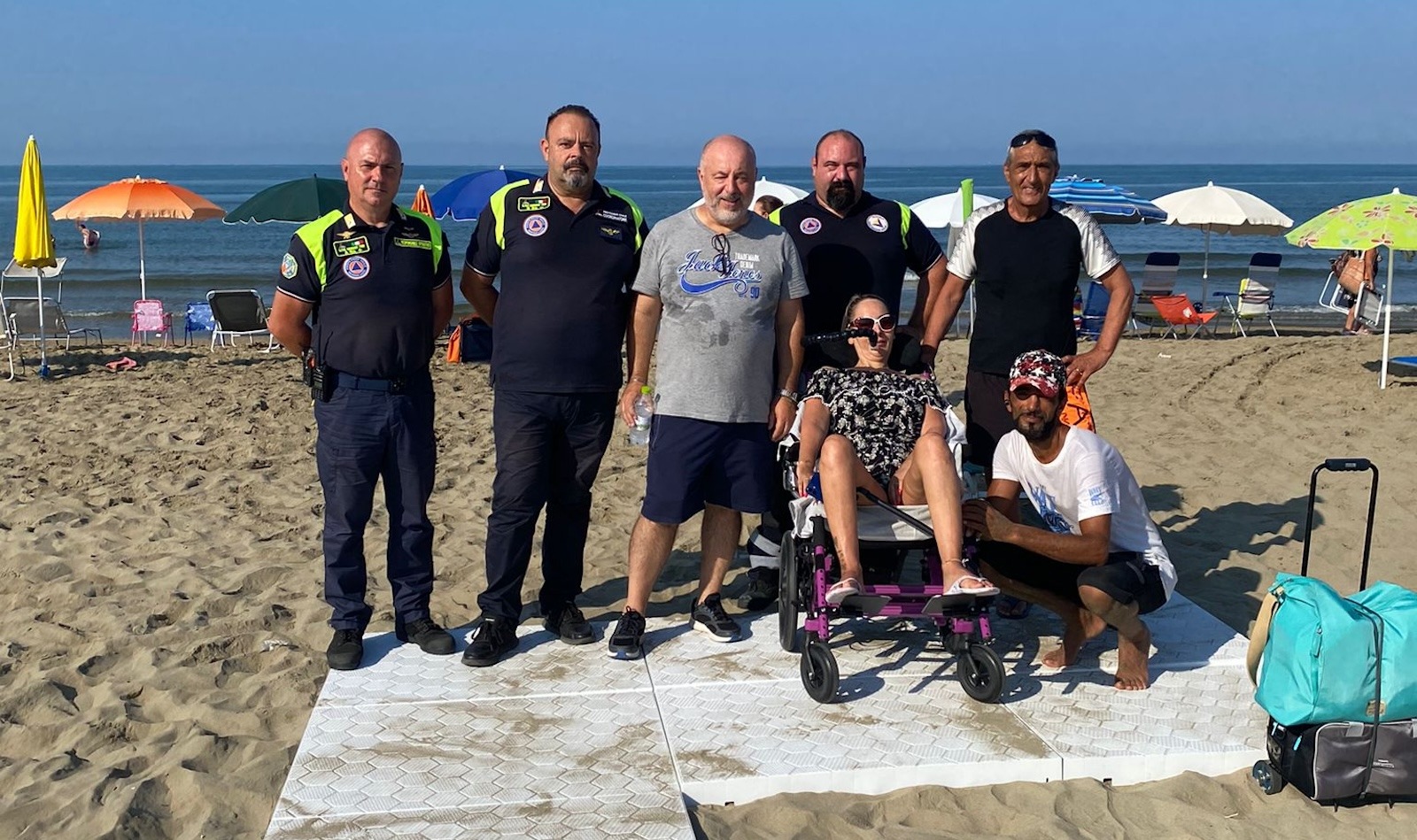 installata la passerella per disabili a Tor San Lorenzo, al lido Tirrenella