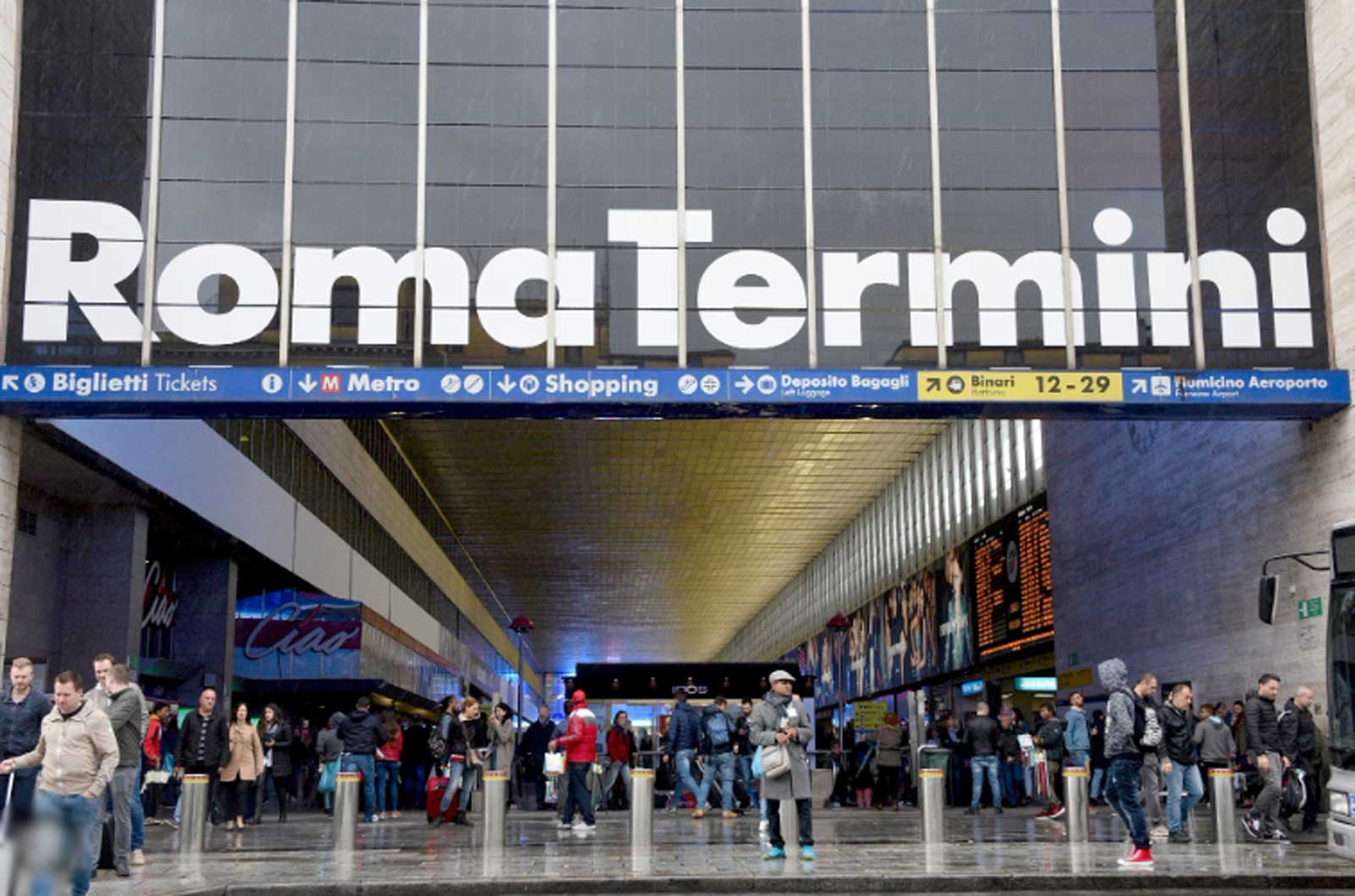 Roma Termini, l'ingresso della Stazione, dove si trova il palazzo che ospiterà i clochard per il Giubileo 2025