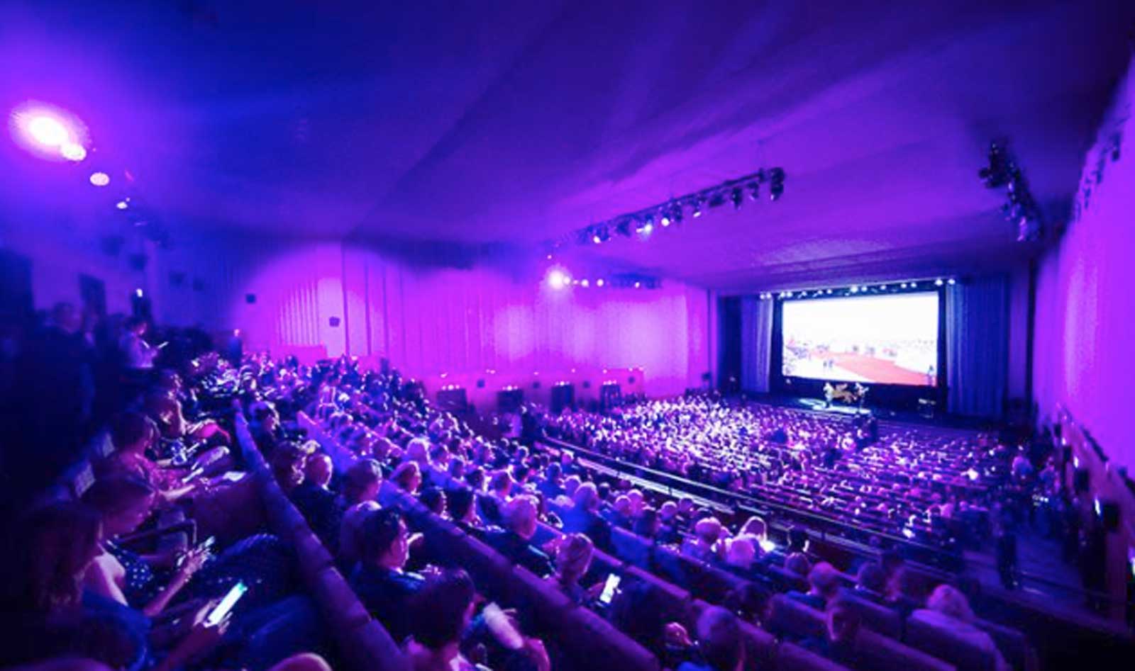 Un sala di un cinema attivo a Roma