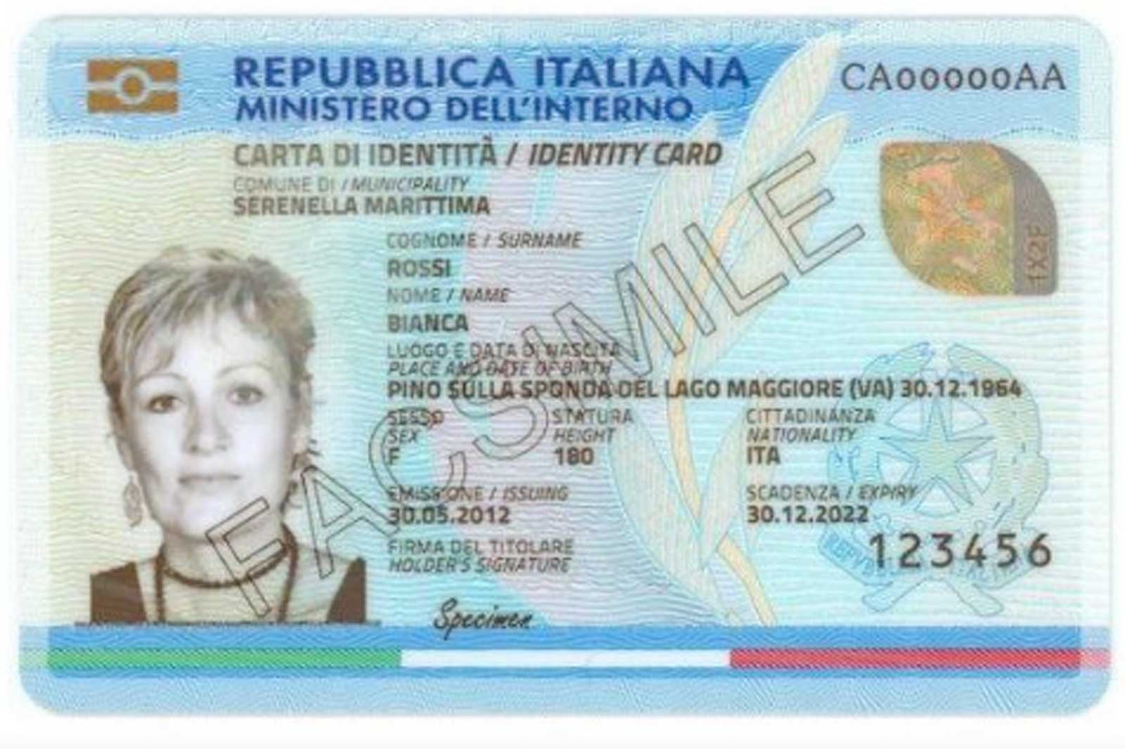 Roma, una classica carta d'identità elettronica