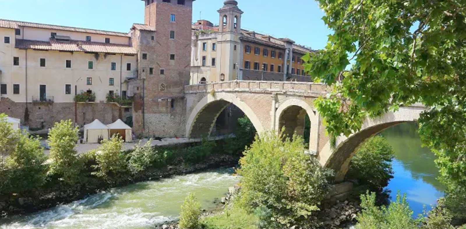 Roma, l'isola Tiberina, nel Municipio I