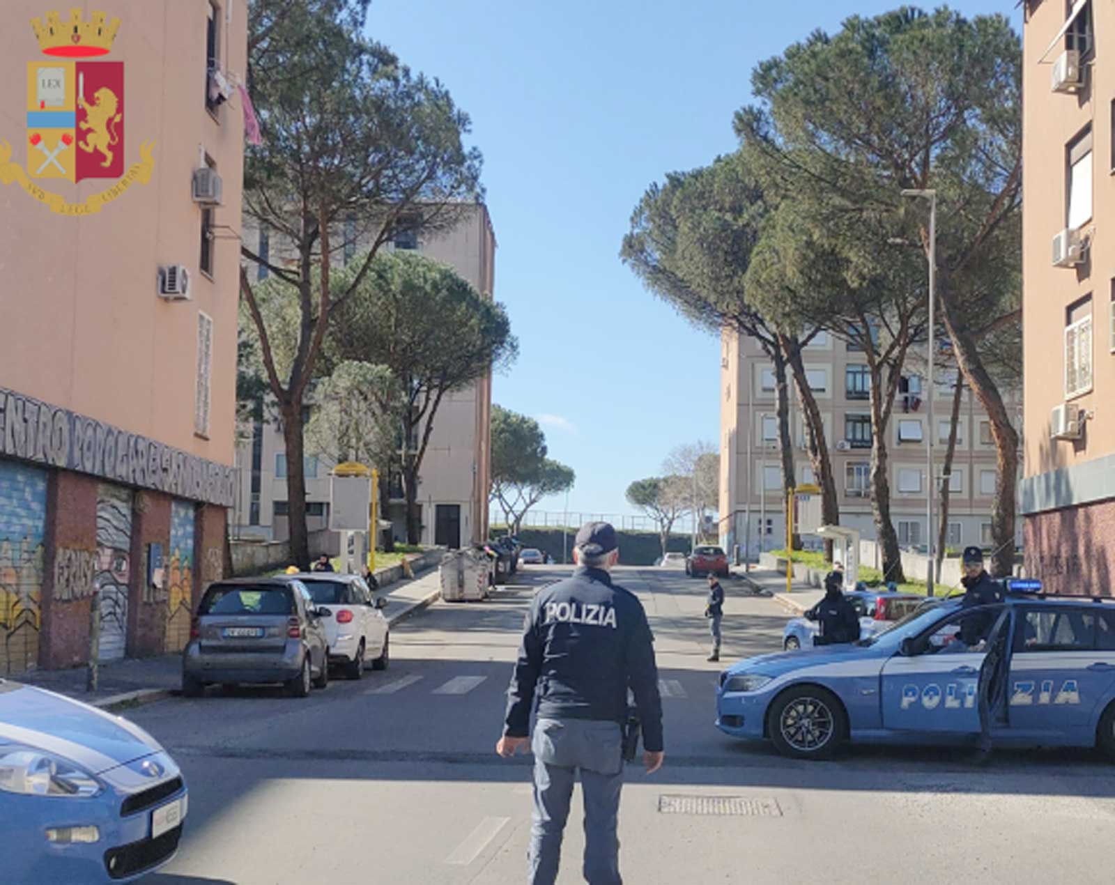 Poliziotti a Roma, quartiere di San Basilio