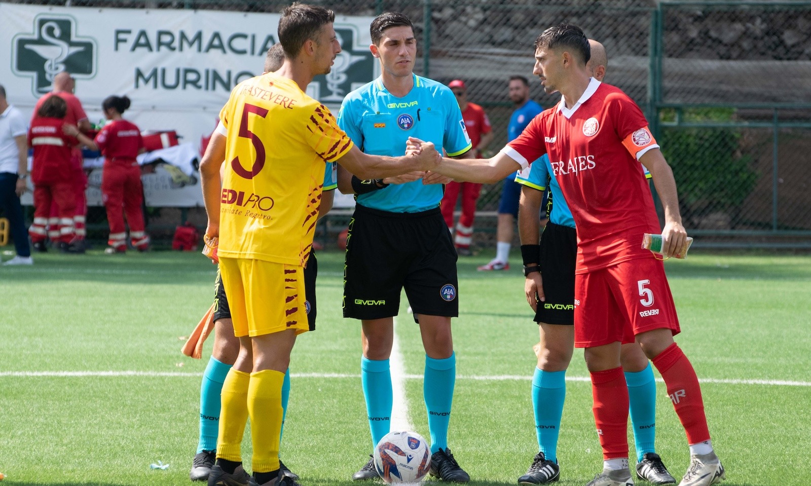 Trastevere-Atletico Lodigiani 1-3, il saluto tra i capitani