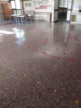 Vandali nella scuola Pablo Neruda di via Ascrea a Sant’Andrea di Roma