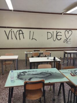 Vandali nella scuola Pablo Neruda di via Ascrea a Sant’Andrea di Roma