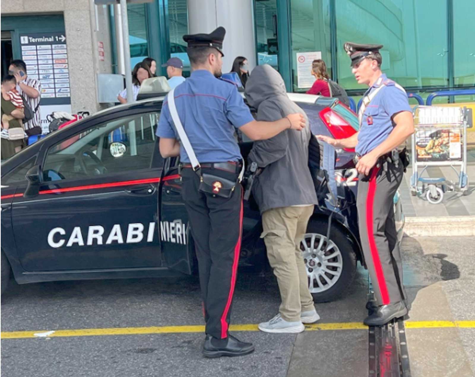 Aeroporto di Fiumicino, carabinieri in azione