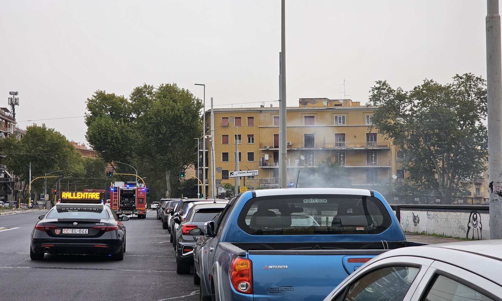 Incendio rifiuti a Nomentana