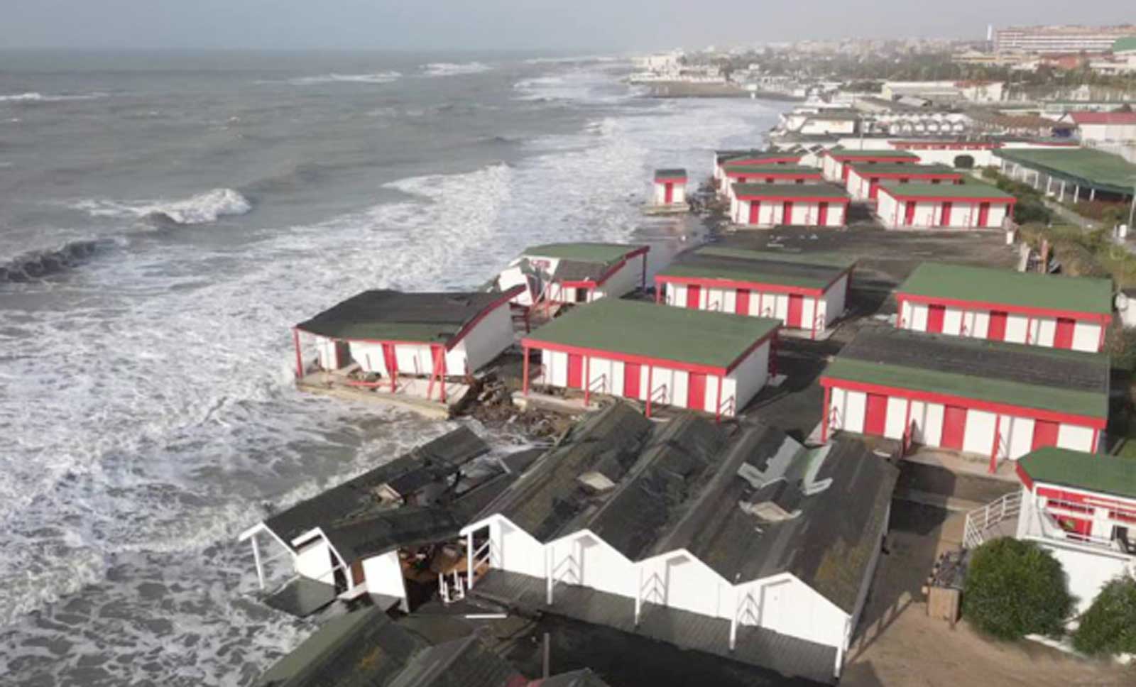 Ostia, gli effetti di una recente mareggiata