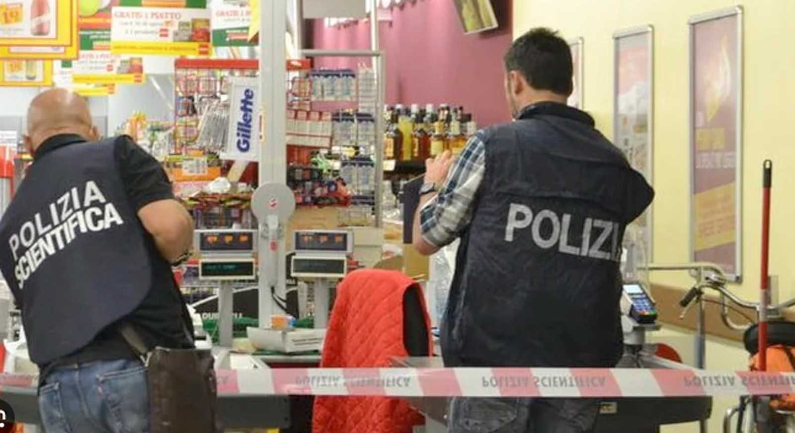 Cerveteri, una classica rapina al market, foto Polizia di Stato