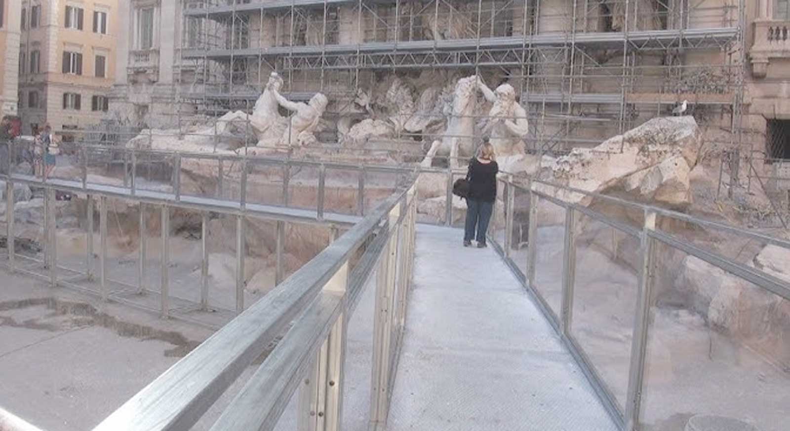 Roma, lavori sulla Fontana di Trevi