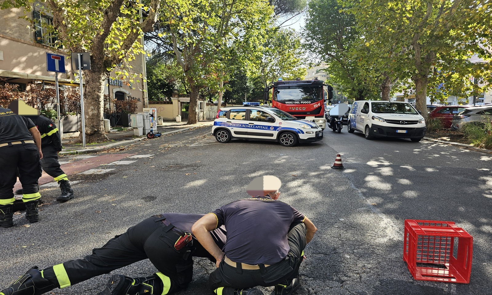 Si apre una voragine a viale Jonio