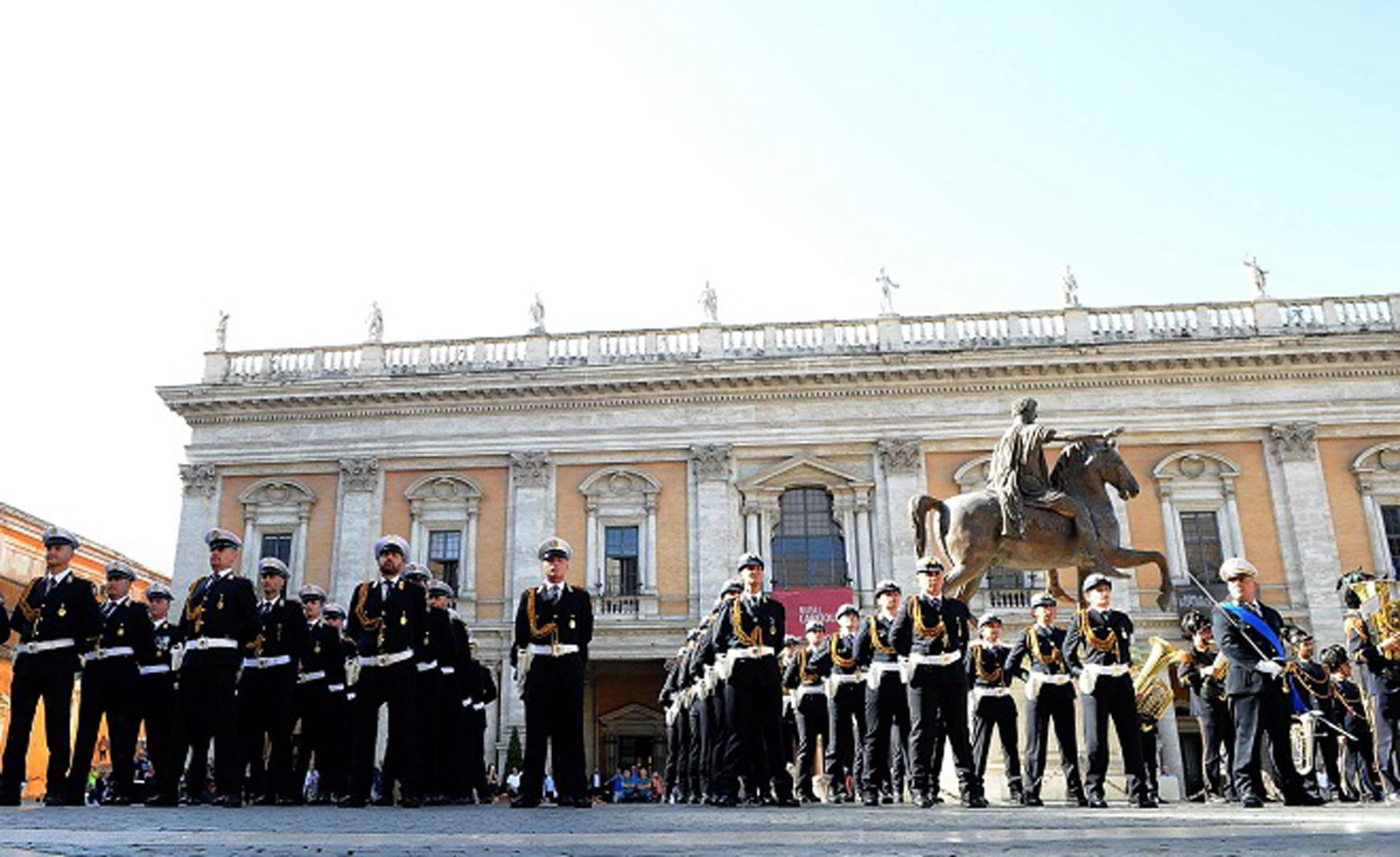 La festa del Corpo dei Vigili in piazza del Campidoglio