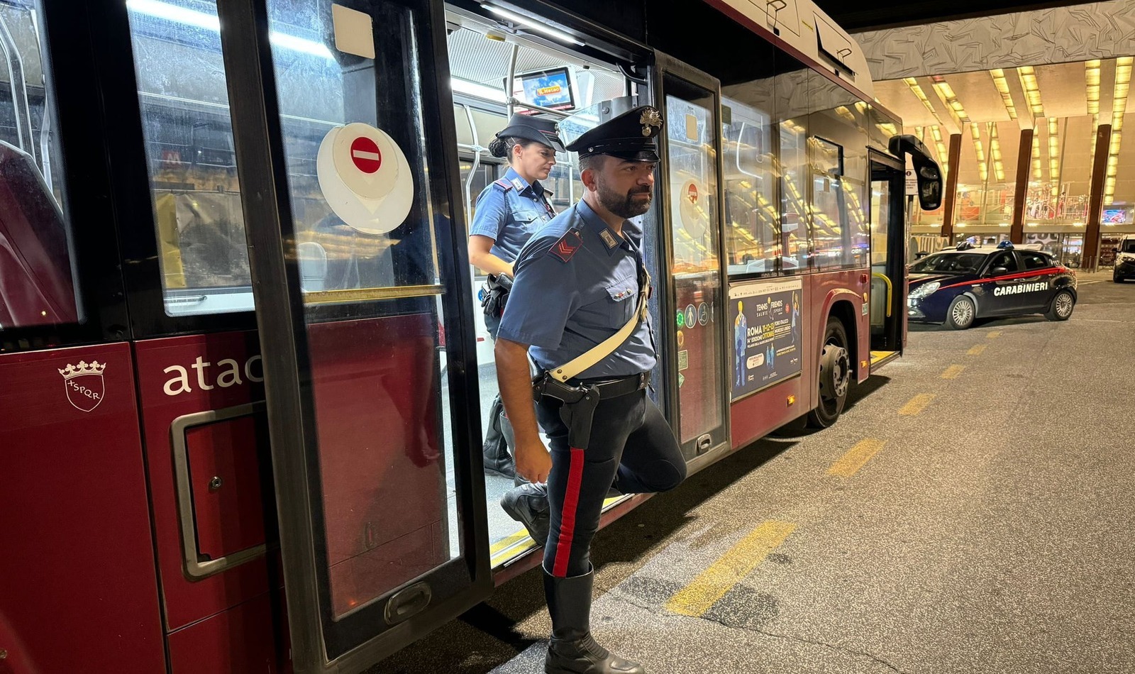 Carabinieri contro borseggiatori a Roma