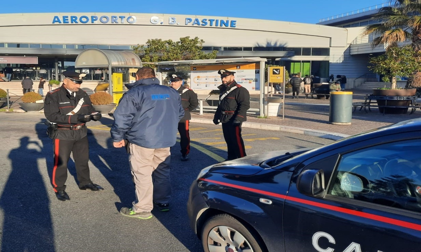 Attendeva i clienti a Ciampino con una dose di cocaina