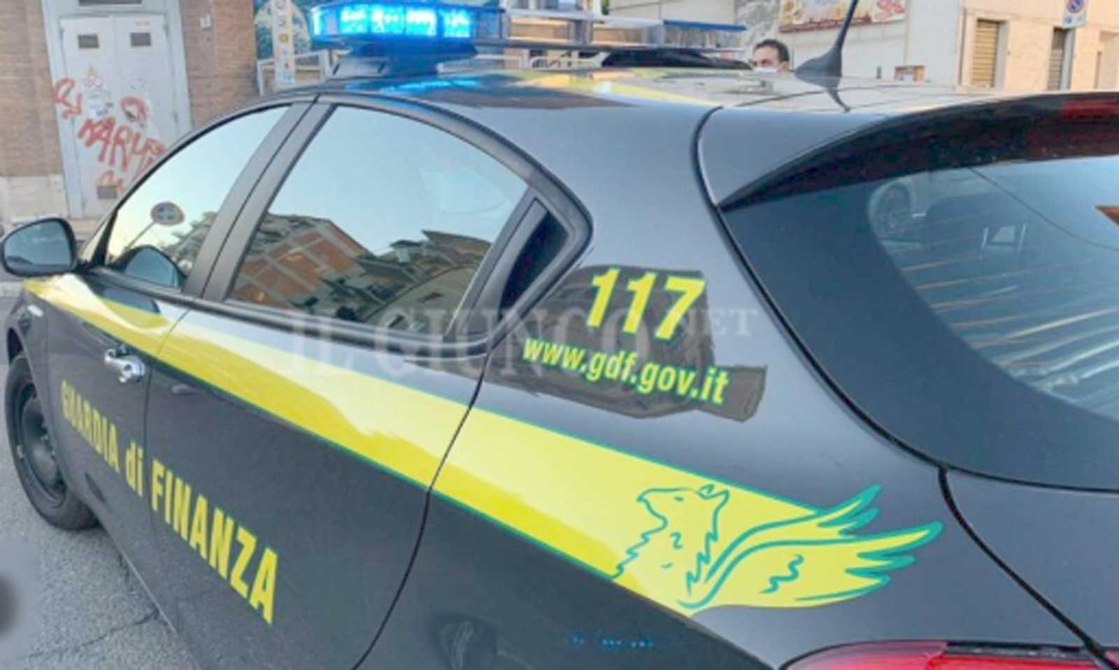 Roma, Guardia di Finanza in azione