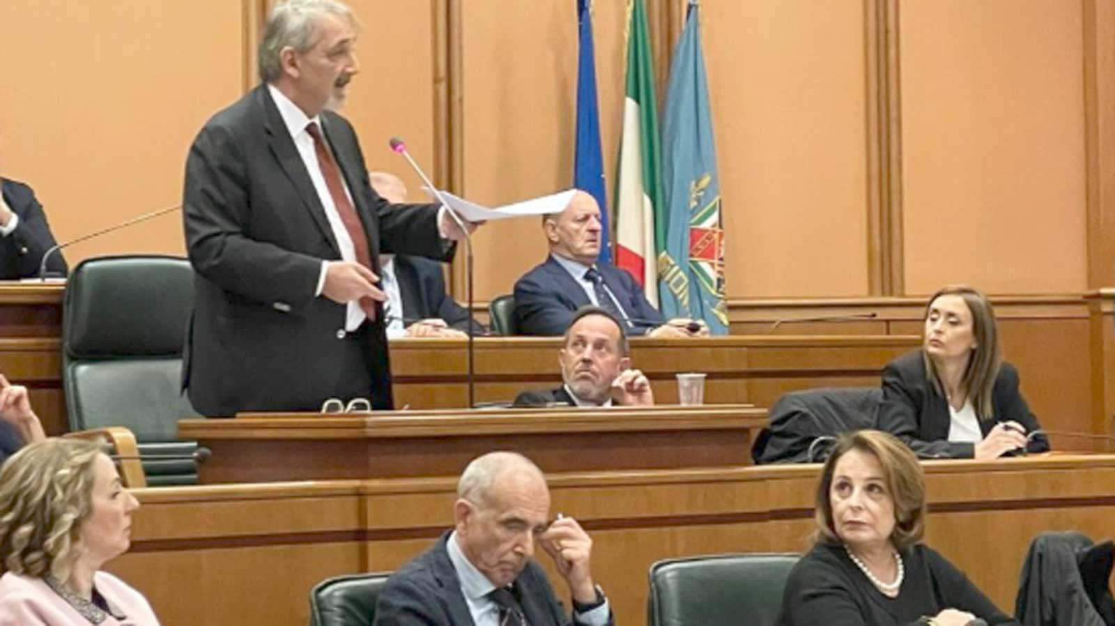 Una seduta recente del Consiglio Regionale del Lazio, con il Governatore Francesco Rocca