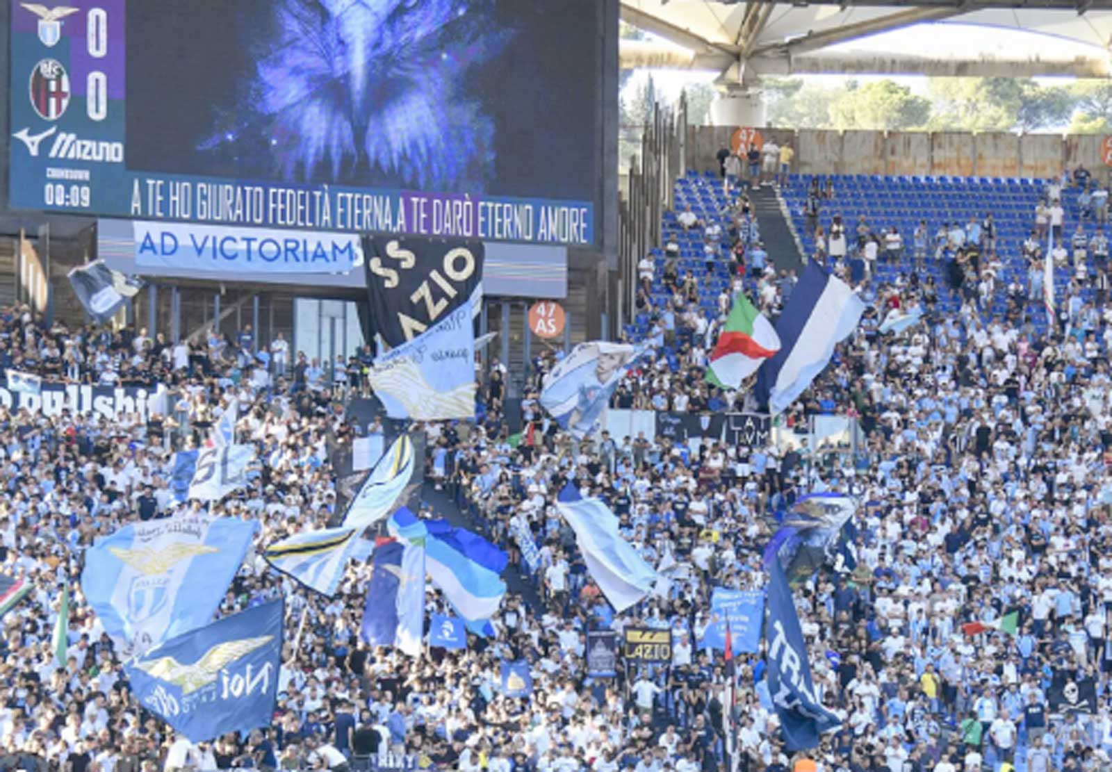 Roma, la curva nord della ss Lazio durante una partita