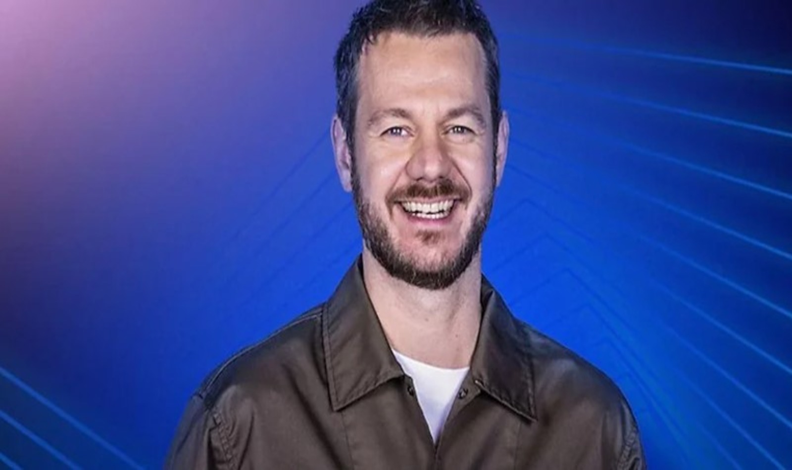 Cattelan che conduce Sanremo Giovani