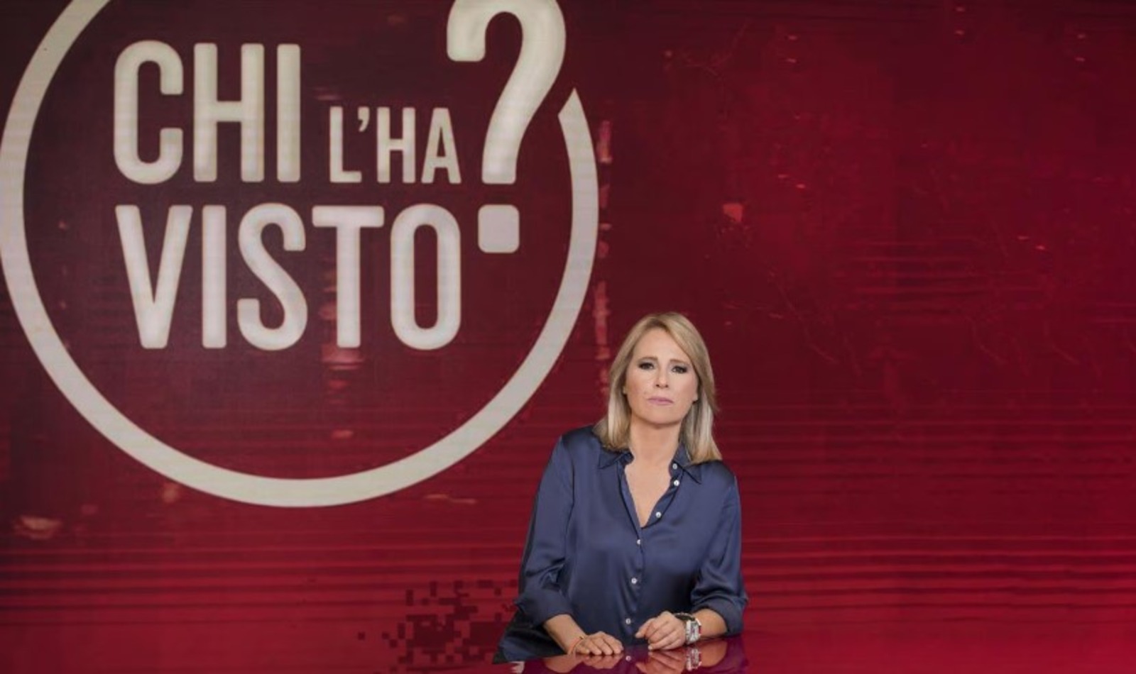 Federica Sciarelli che conduce Chi l'ha visto? stasera in tv