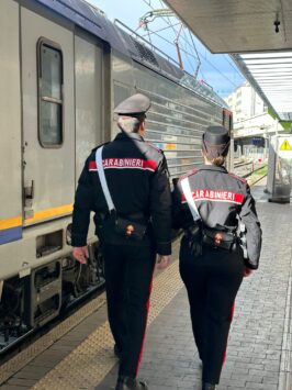 Controlli dei Carabinieri nella stazione Termini 