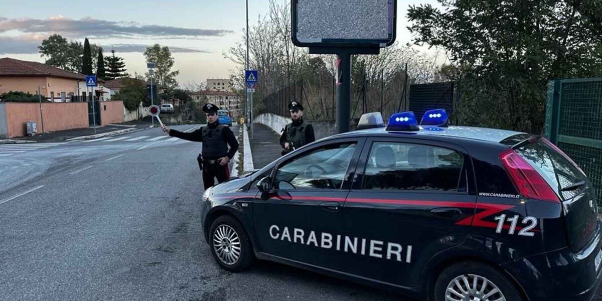 Carabinieri in azione via Casilina Alessandrino Roma