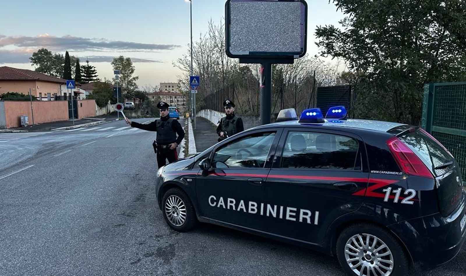 Carabinieri in azione via Casilina Alessandrino Roma