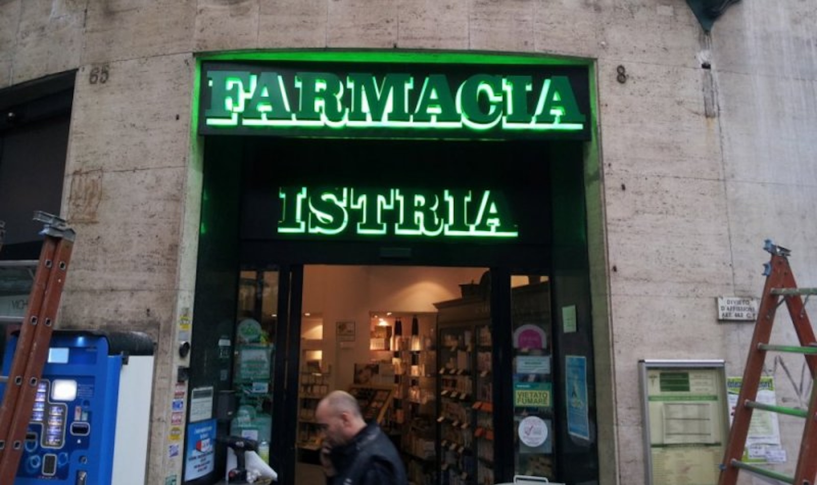 rapina alla Farmacia piazza d'Istria a Roma