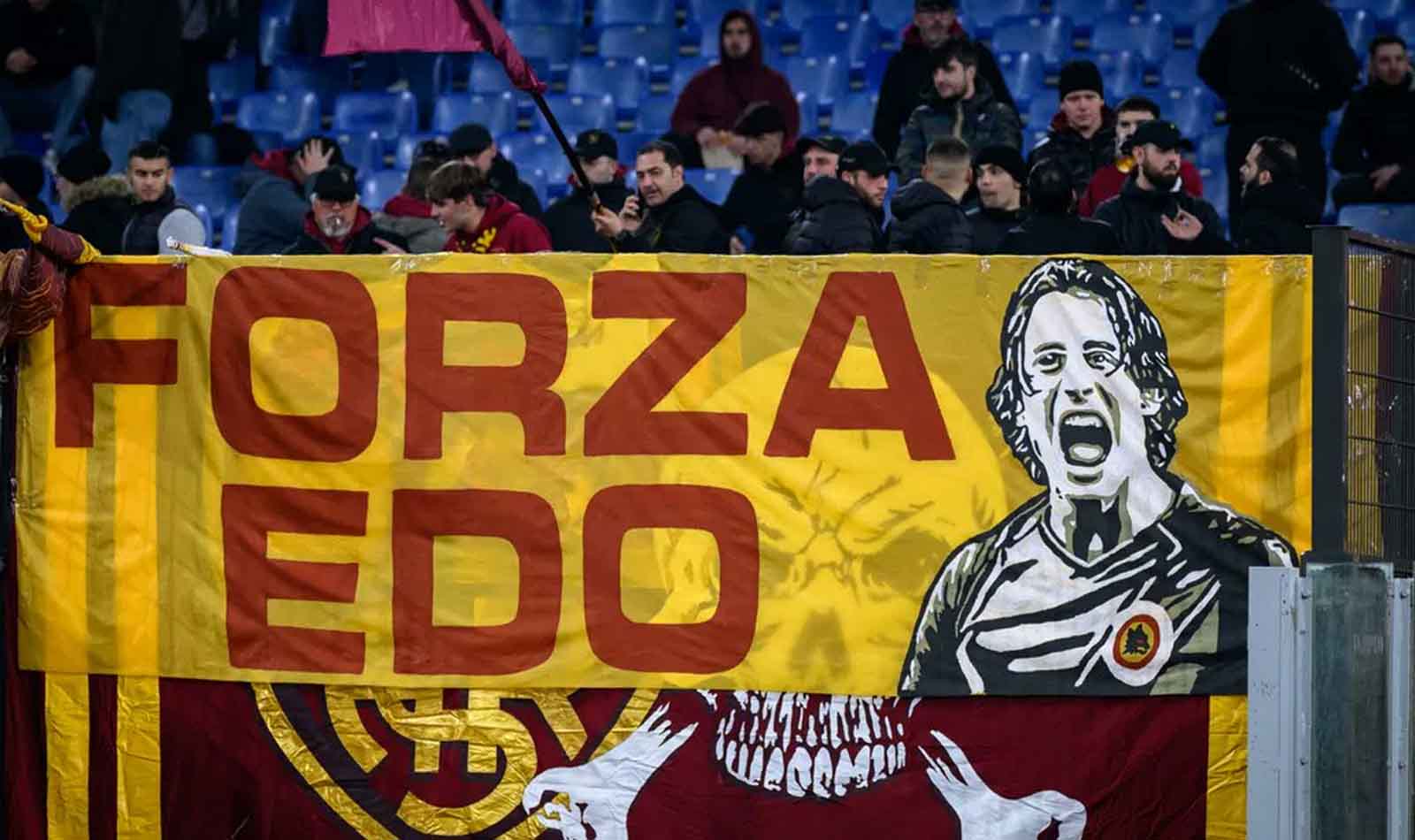 Striscioni Edoardo Bove Roma